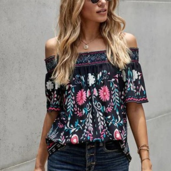 Tops - Off shoulder floral blouse